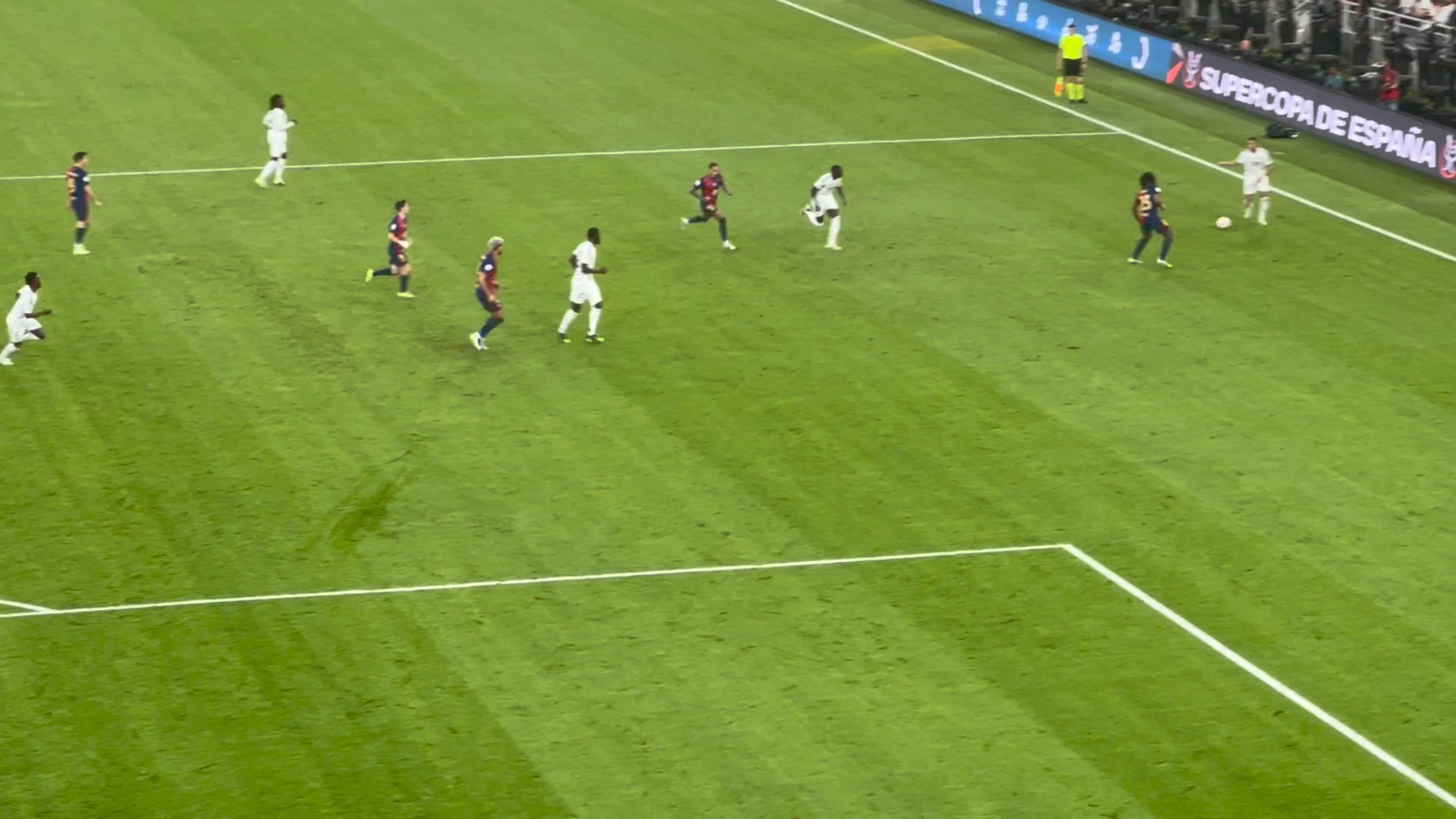 塞维利亚大破巴拉多利德，赫塔菲阻击皇马的简单介绍