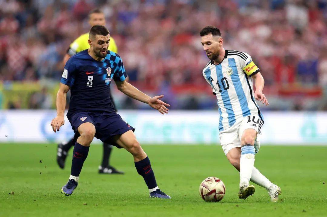 实力相当的对手将上演火爆较量，胜者晋级的简单介绍