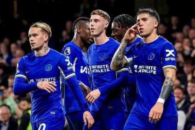 富勒姆客场击败伯明翰城，取得胜利