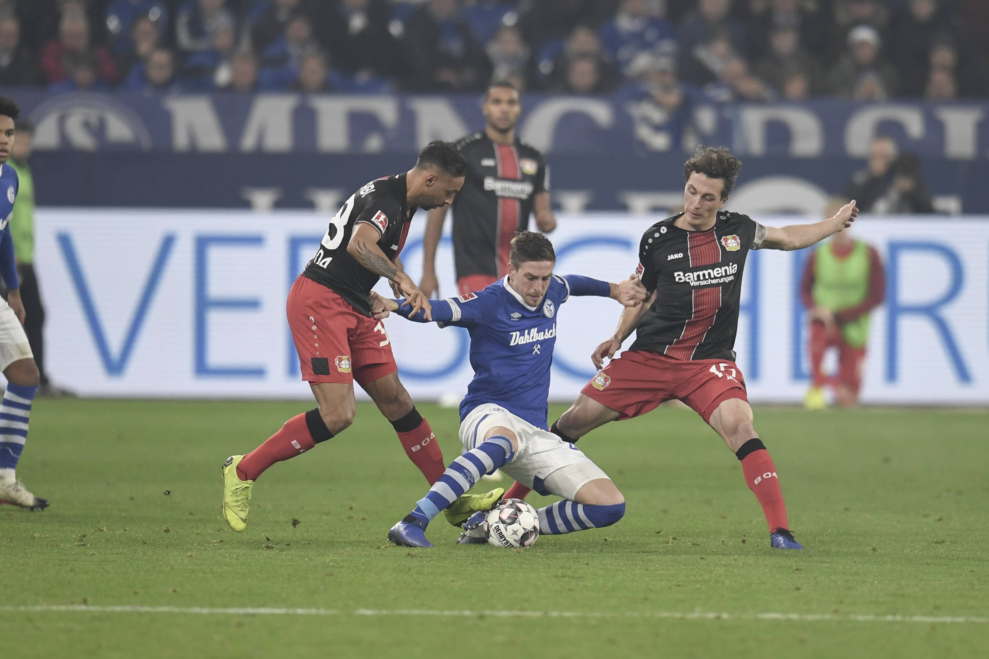 沙尔克球员受伤退赛，对球队士气产生影响