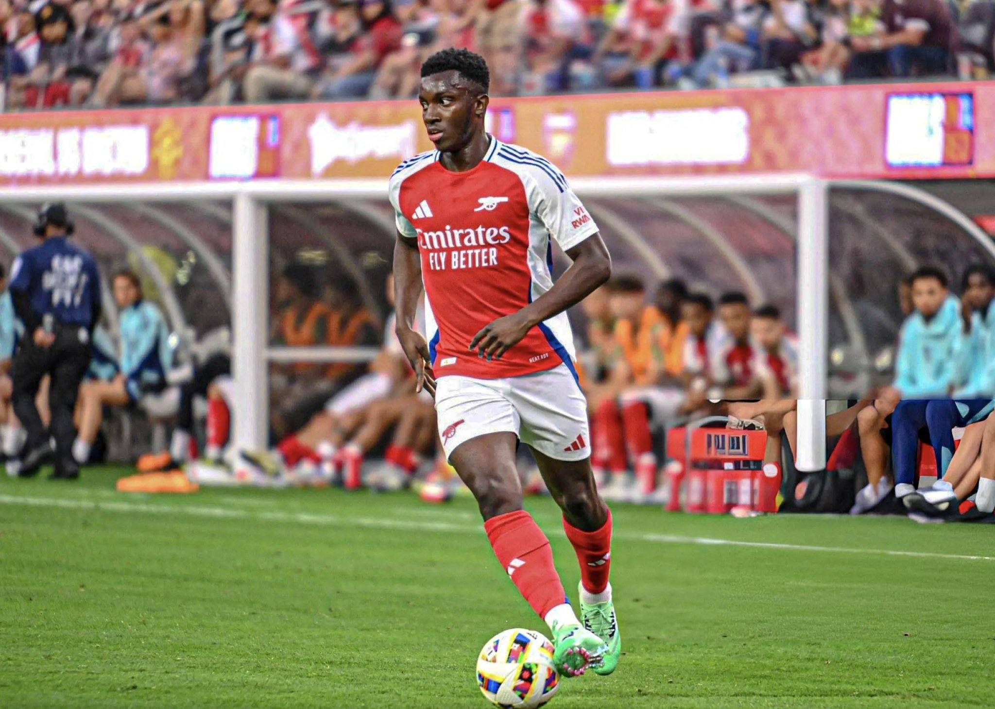 阿森纳未来堪忧，球迷抨击管理层