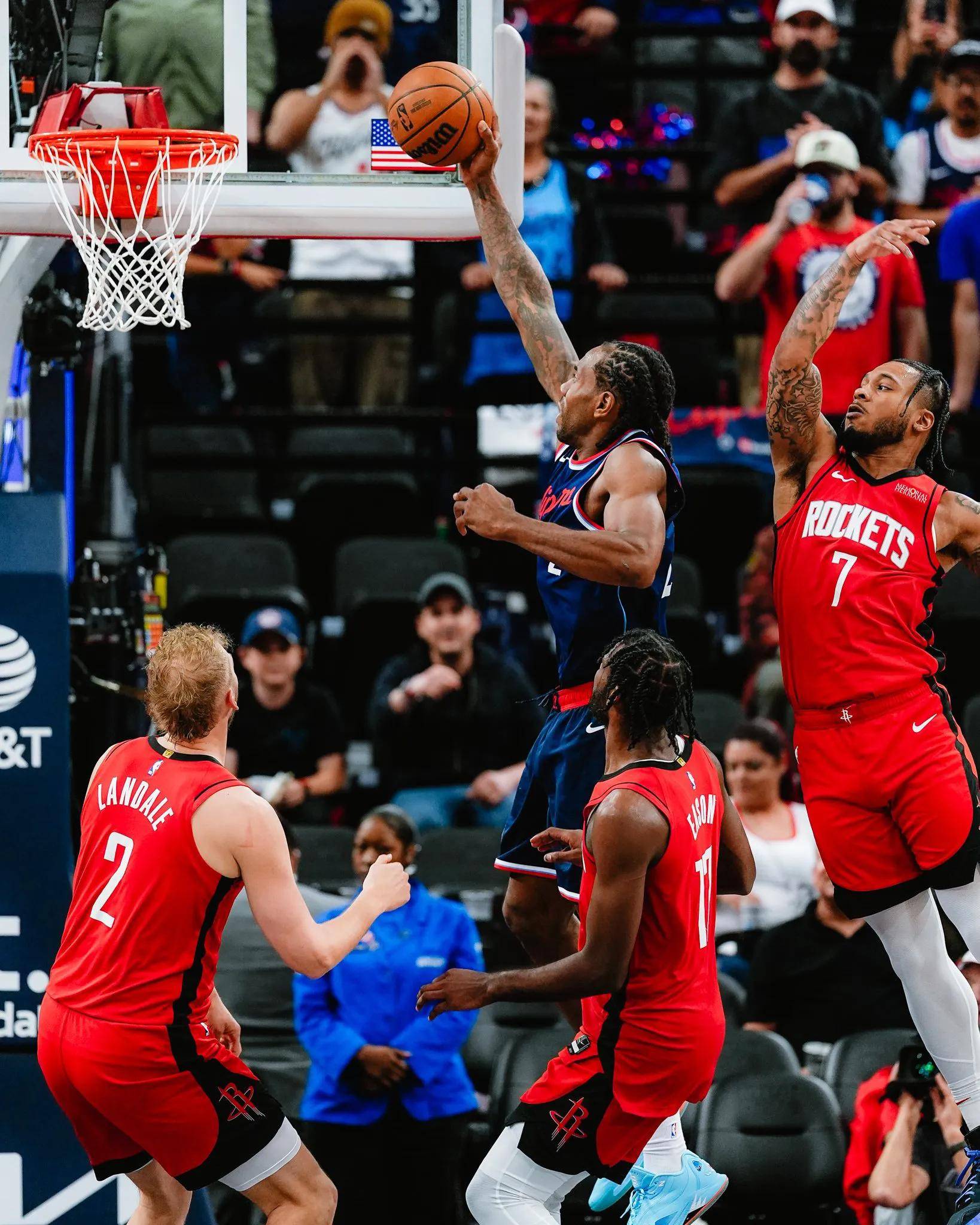 开云体育-猛龙球员在比赛中出现失误，或引发争议