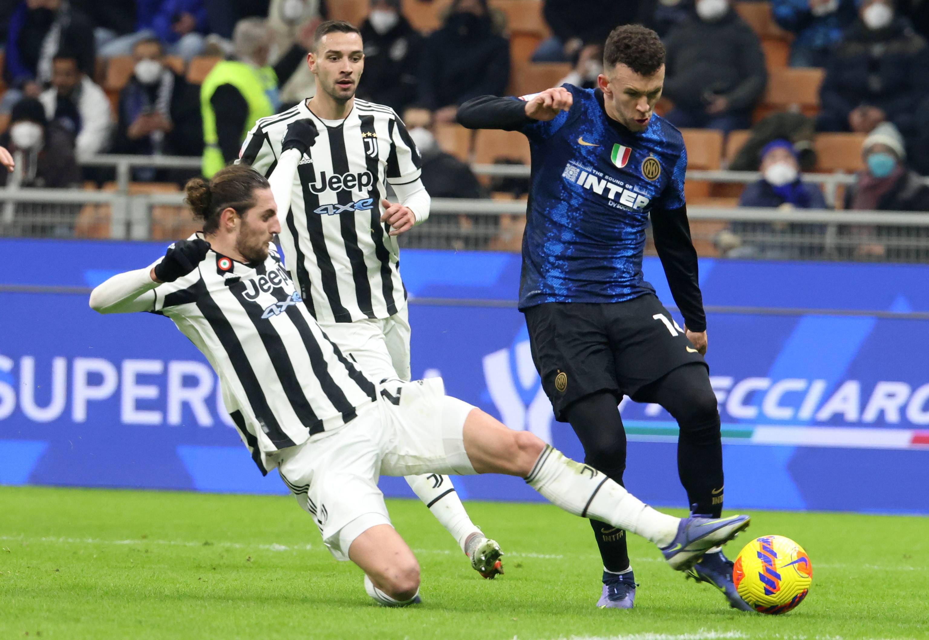 包含尤文图斯后卫受伤，或将缺席下一场比赛的词条