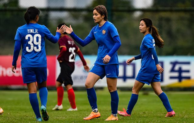 捍卫尊严：女足比赛勇者无懈