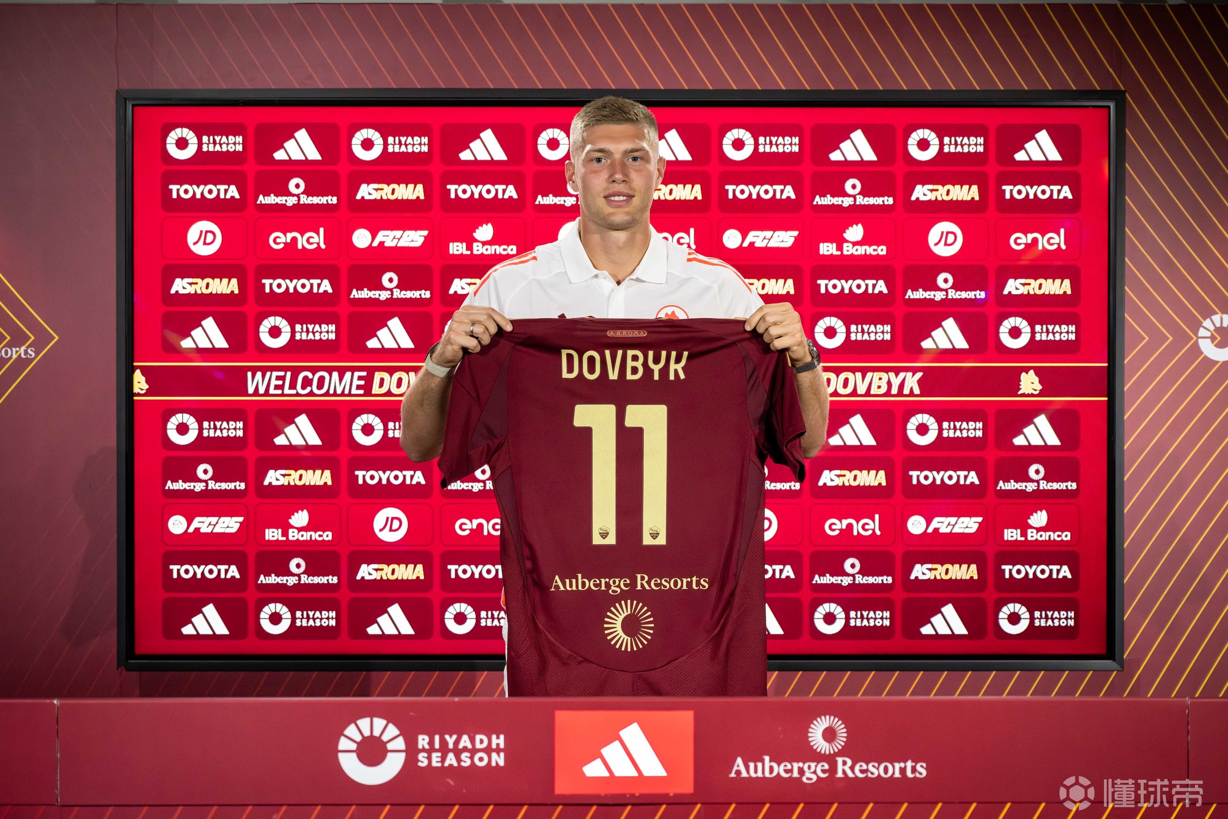 开云体育APP下载-包含顶尖球员表现抢眼，斩获金靴得主的词条