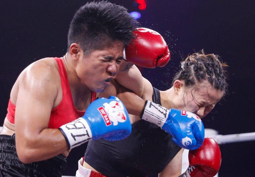 拳击比赛中非洲选手实力碾压对手