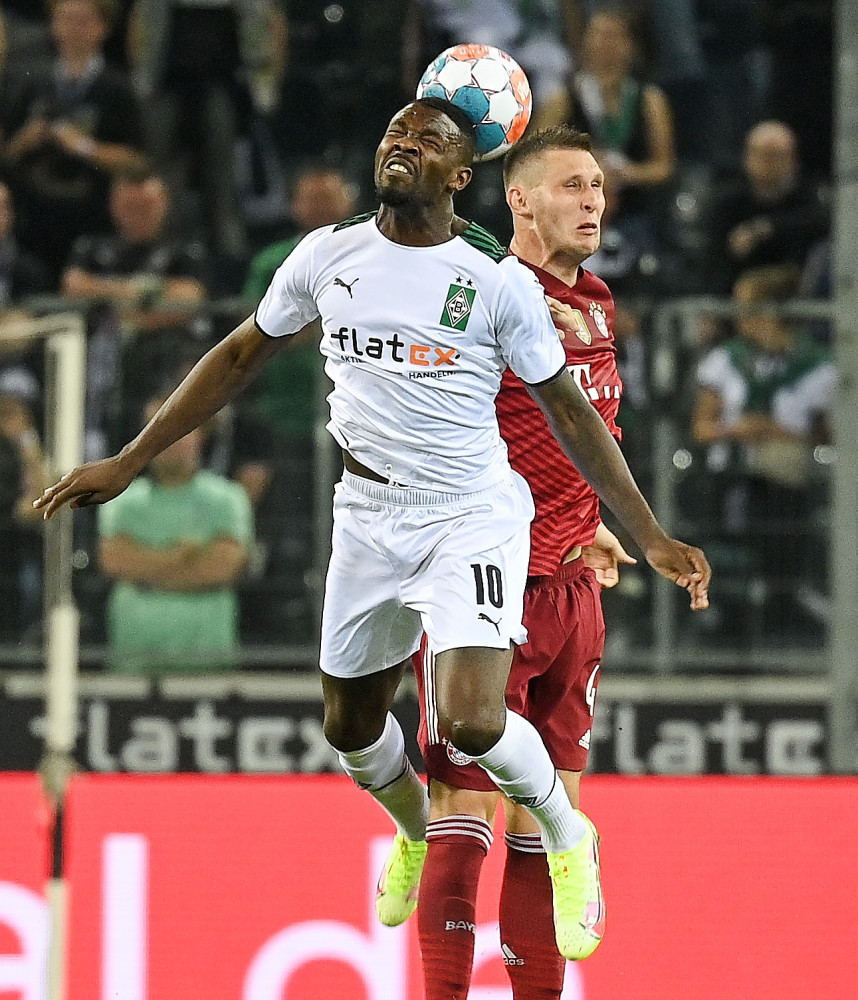 包含莱纳永远的啦啦队长：拜仁夺分再登榜首的词条