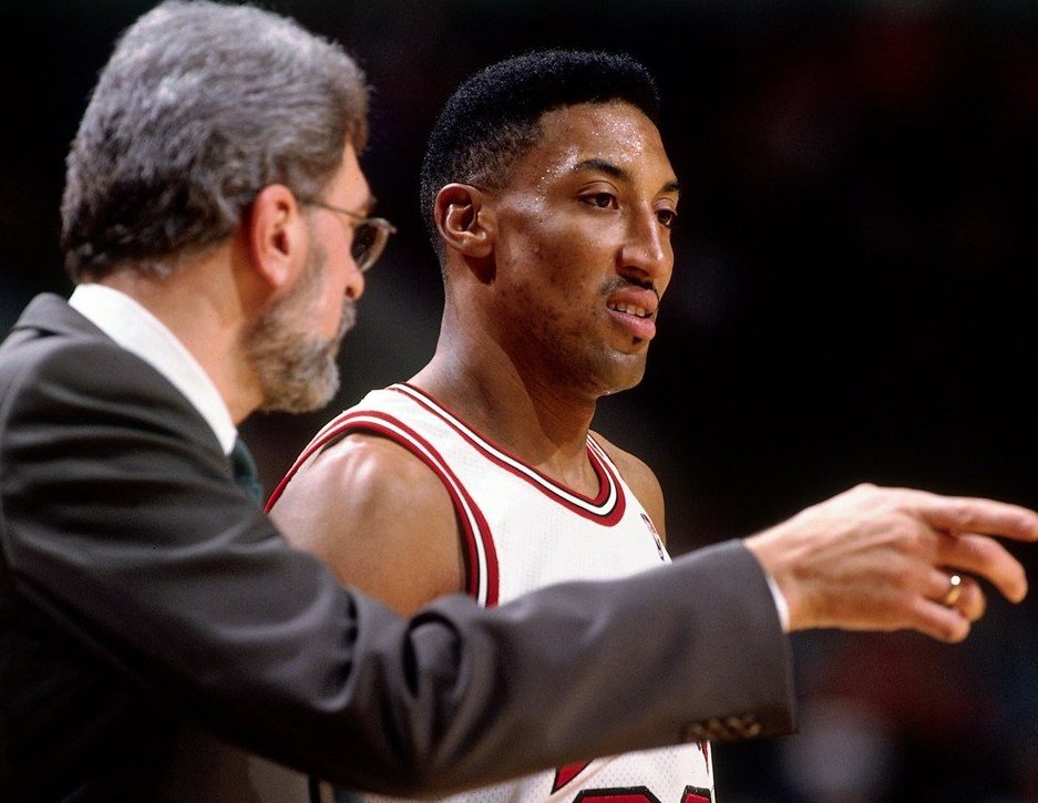 国际主教练战术遭质疑，球队走势难以预料的简单介绍