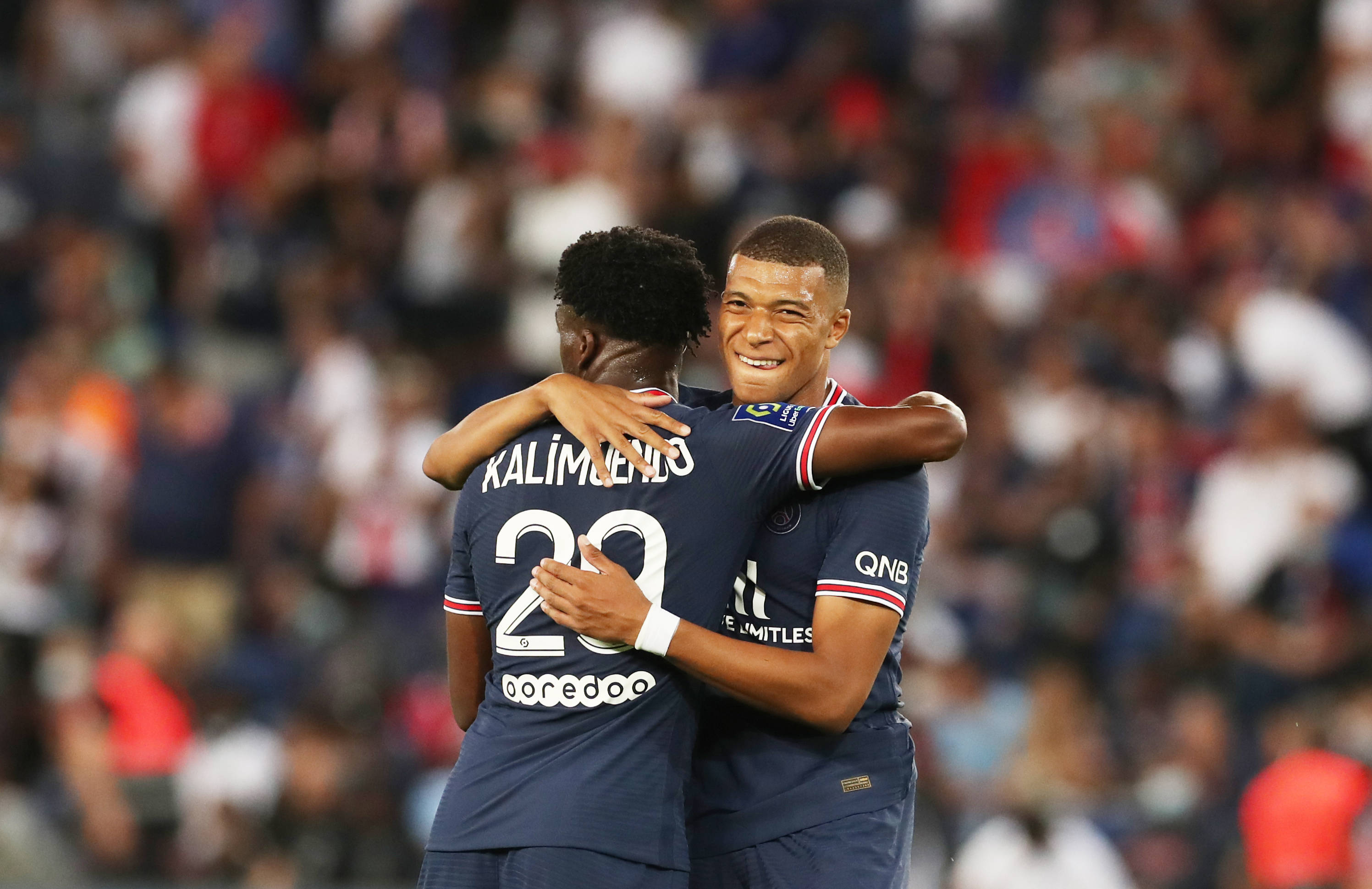 包含阿尔贝塞索客场战斯特拉斯堡，谁能获胜的词条