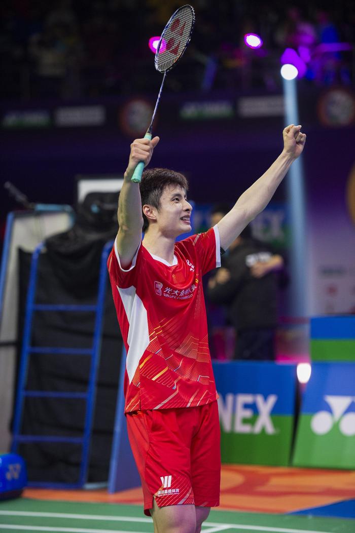 羽毛球男单冠军诞生