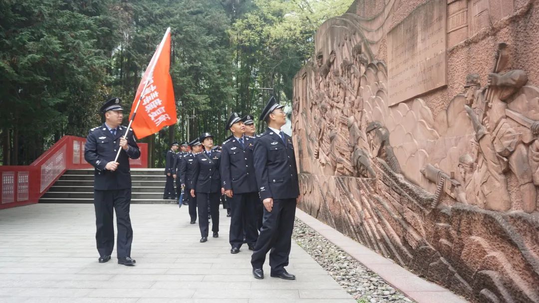 四川队以坚定信念，夺取胜利
