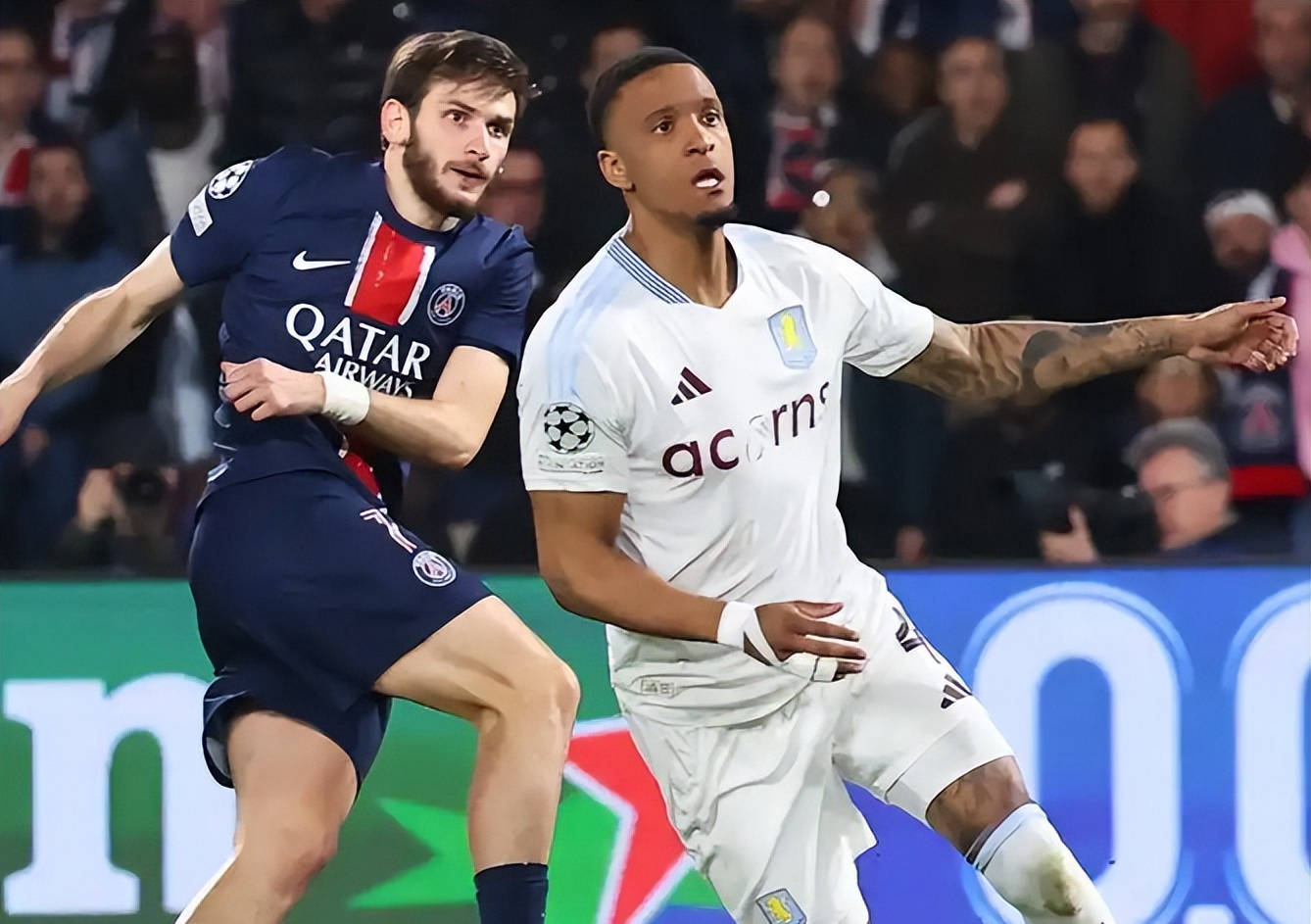 纷纷抢眼的球赛场面，球员们全力以赴拼搏