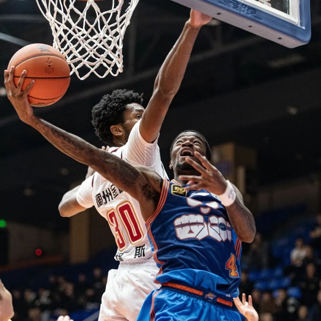 北京男篮击败四川队，斩获胜利