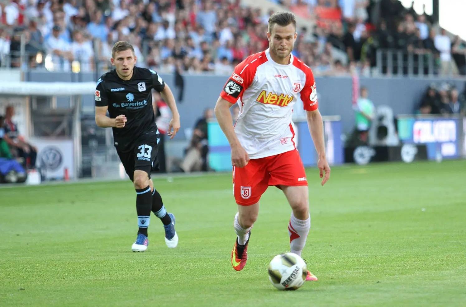 雷根斯堡客场大败沙尔克，实力有待提升