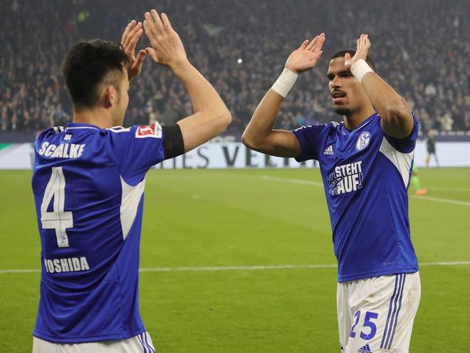 包含哈尔滨毅腾客场保持不败，稳定保级形势的词条