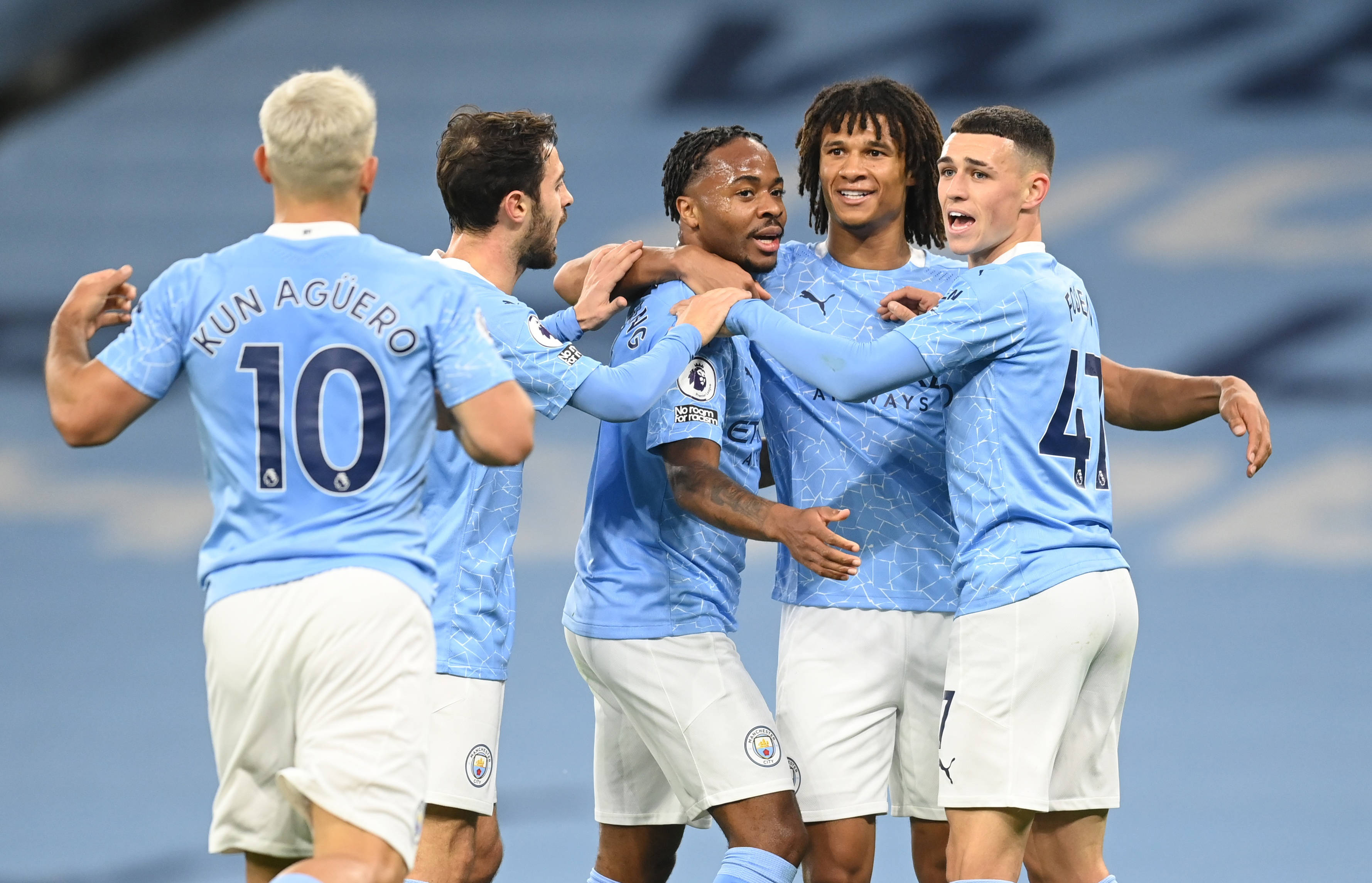 包含曼城客场险胜沃特福德，保持不败纪录的词条