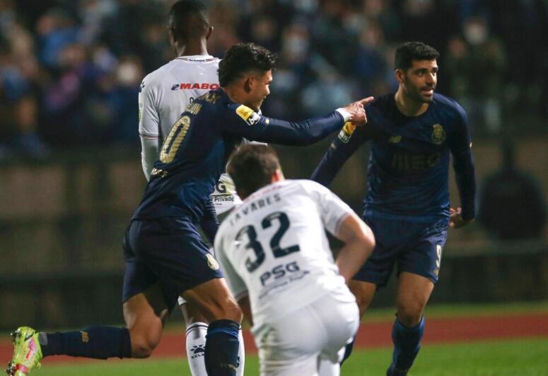 西班牙大胜希腊，实现六连胜保持不败