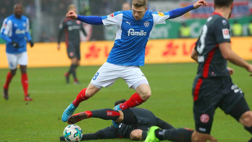 开云体育下载-基尔主场告捷，锁定下赛季德甲席位的简单介绍