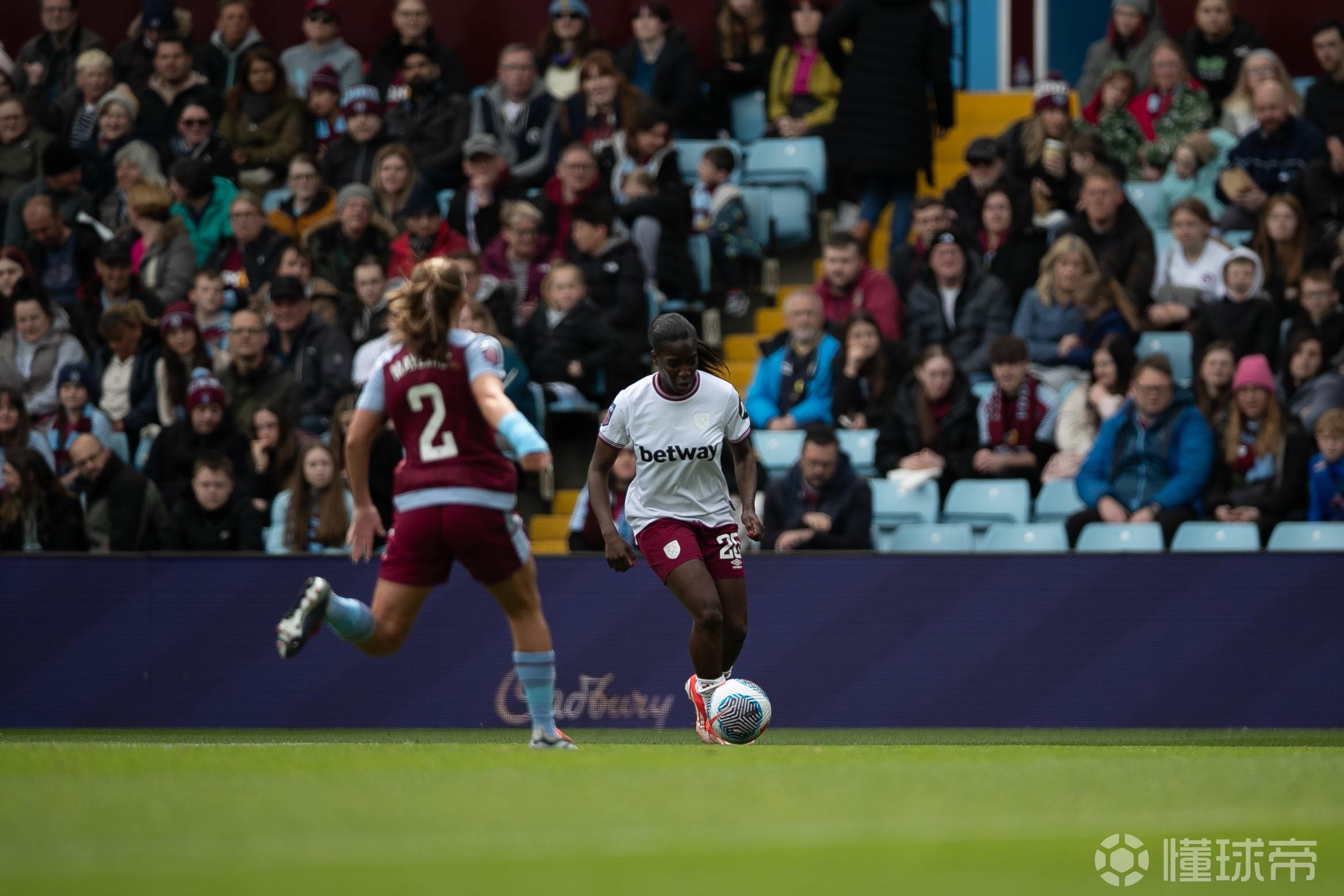 包含西汉姆与阿斯顿维拉交手，保级大战看点十足的词条