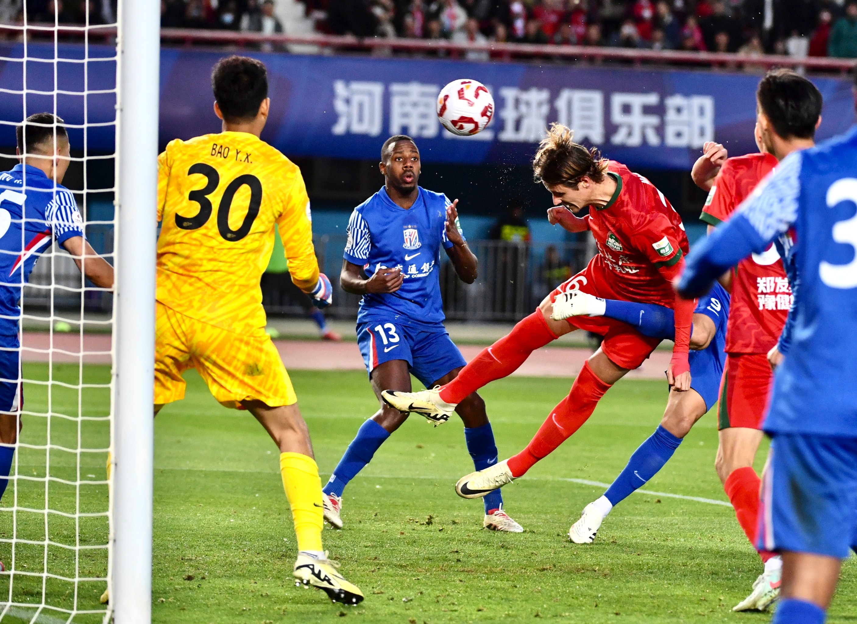 关于上海申花挑战北京人和，誓胜对手的信息