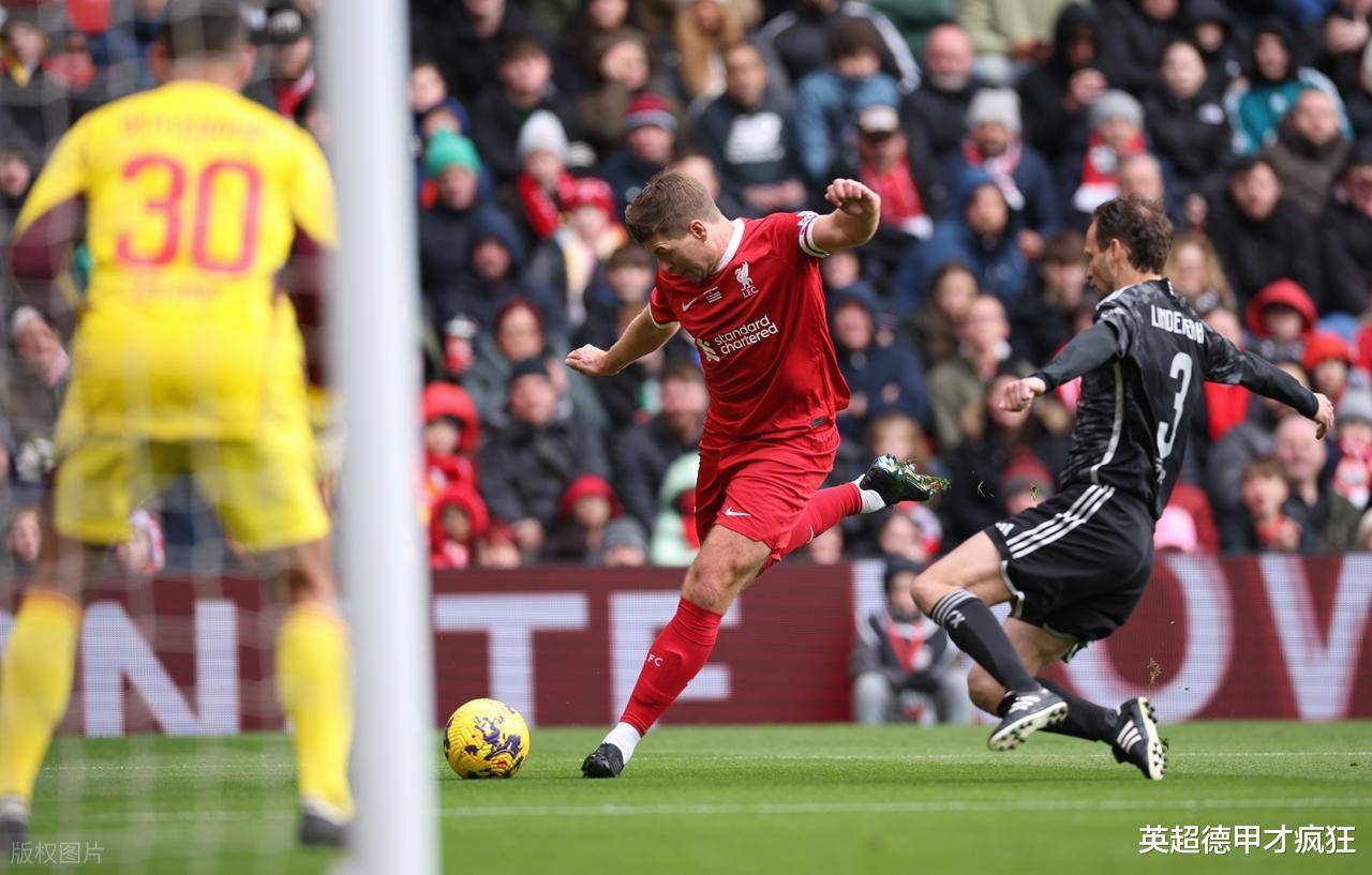 包含阿贾克斯球员接受采访展望未来发展的词条