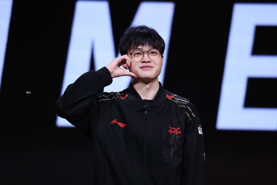 开云平台-EG横扫HLE，Scout拿下关键大龙焦点之战成都决赛之夜，锁定晋级资格