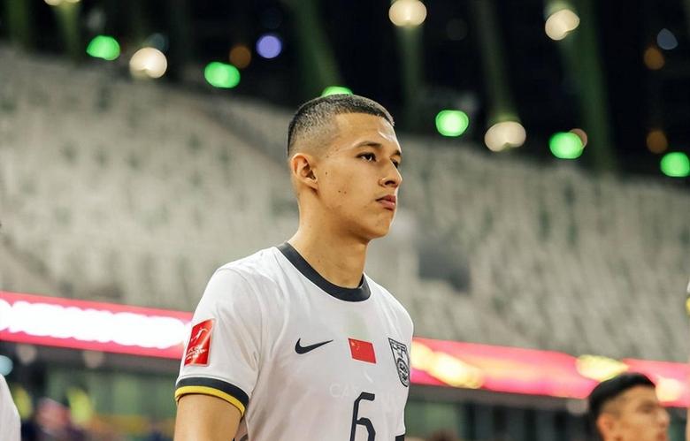 开云体育在线-中国足球新生代球员崭露头角，为球队注入新鲜血液的简单介绍