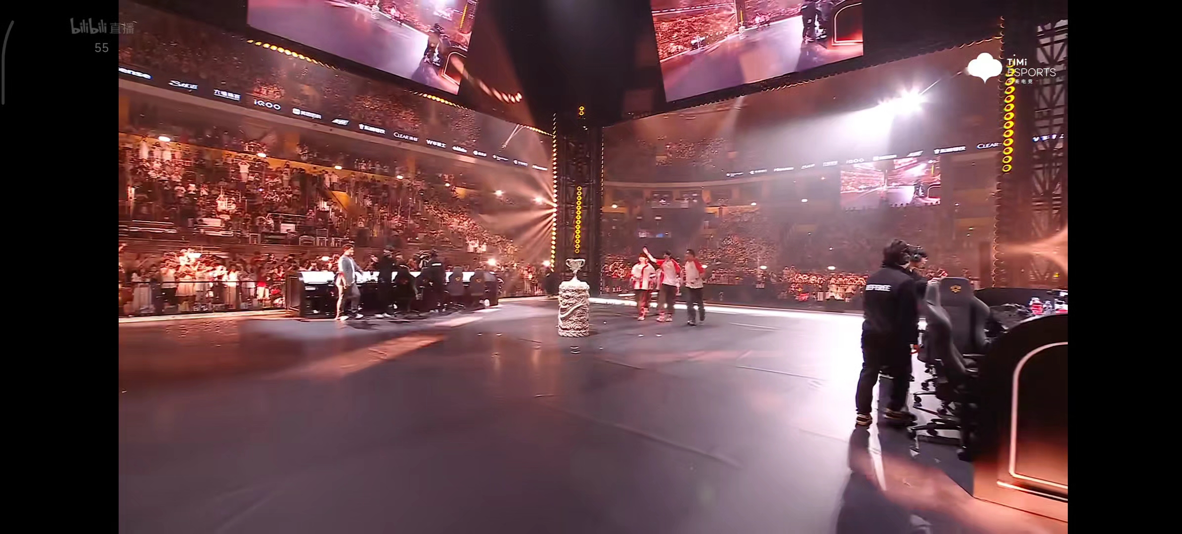 关于CLG翻盘BRO，Keria极限生还后反打峡谷大战成都决赛之夜，成为赛场最大亮点的信息