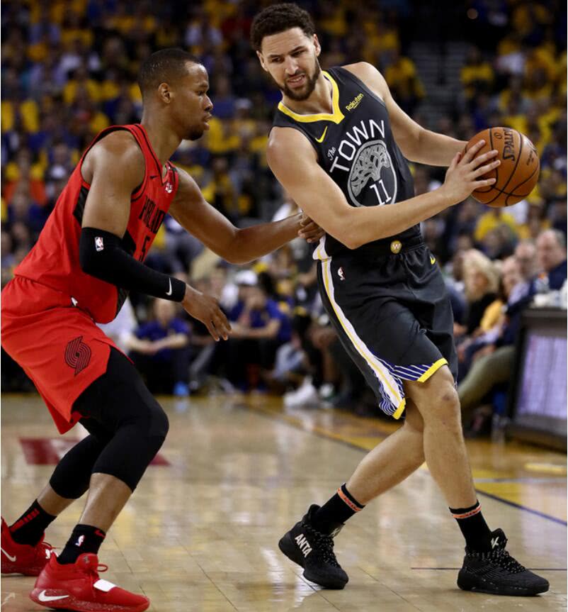 巨人双枪合砍80分，横扫老鹰