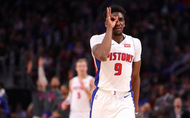 活塞中锋格里芬接受手术，赛季报销的简单介绍