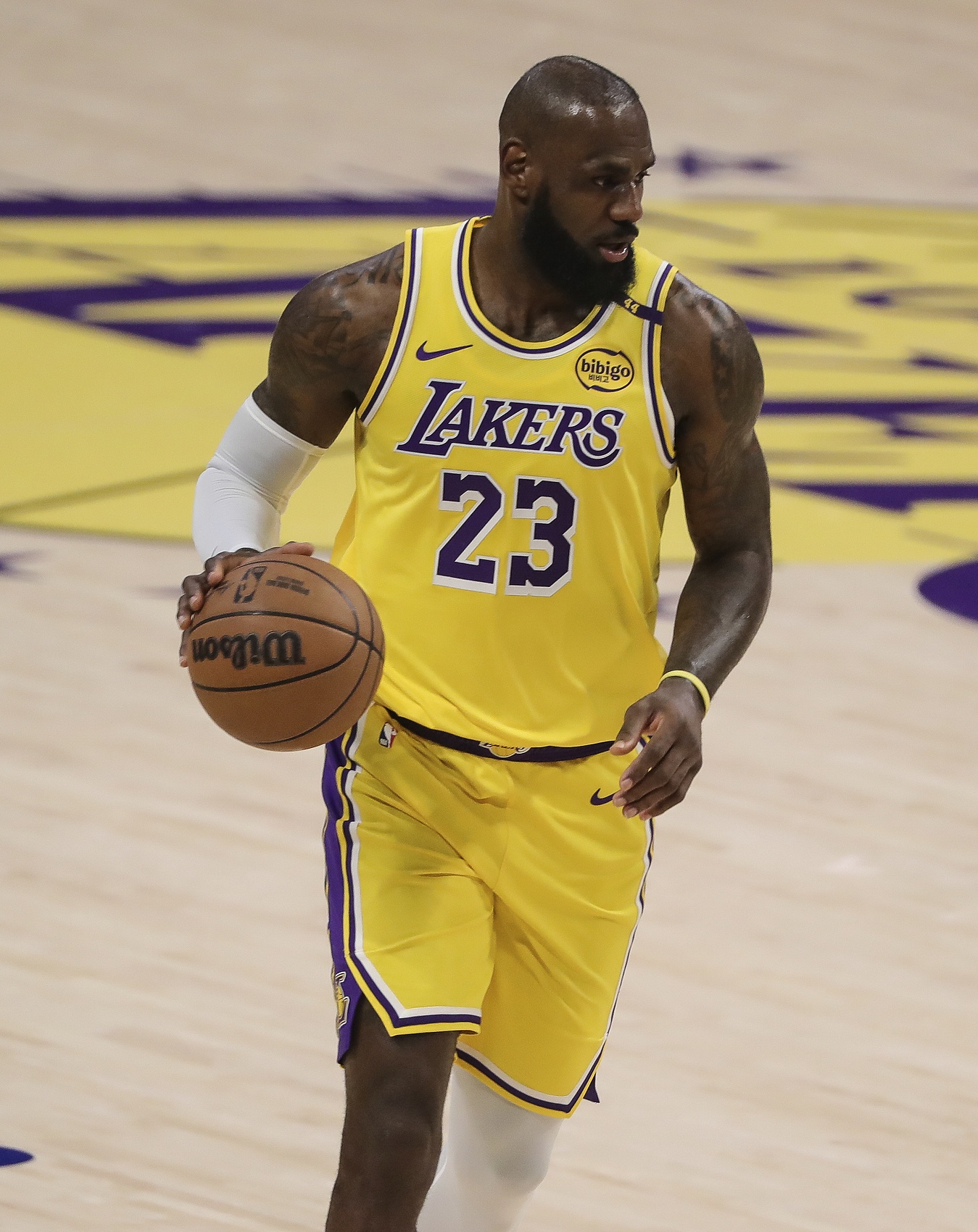 开拓者惨败湖人，詹姆斯轰33+7+14