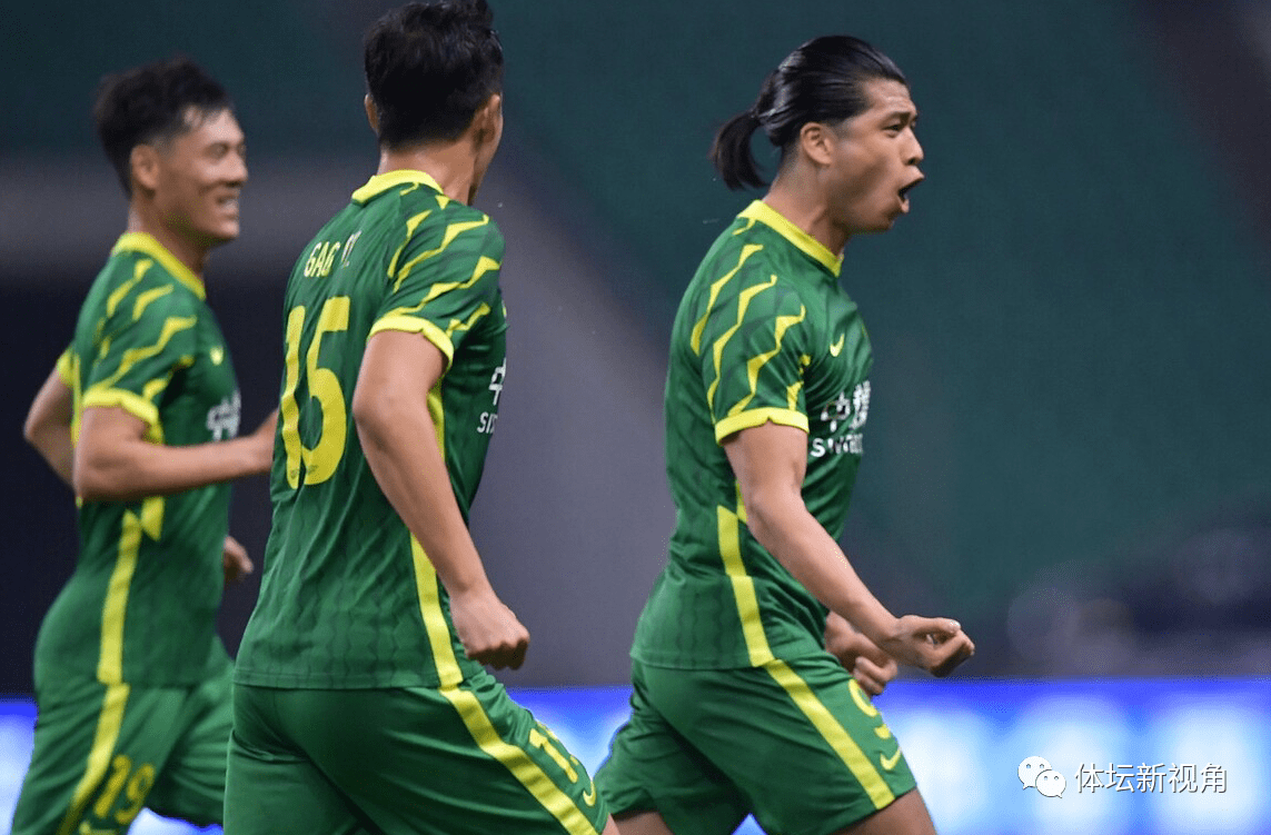 包含广东华南虎击败天津泰达，继续领跑积分榜的词条