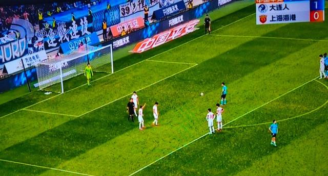 开云体育登录-大连人队士气低迷，战绩下滑令人担忧