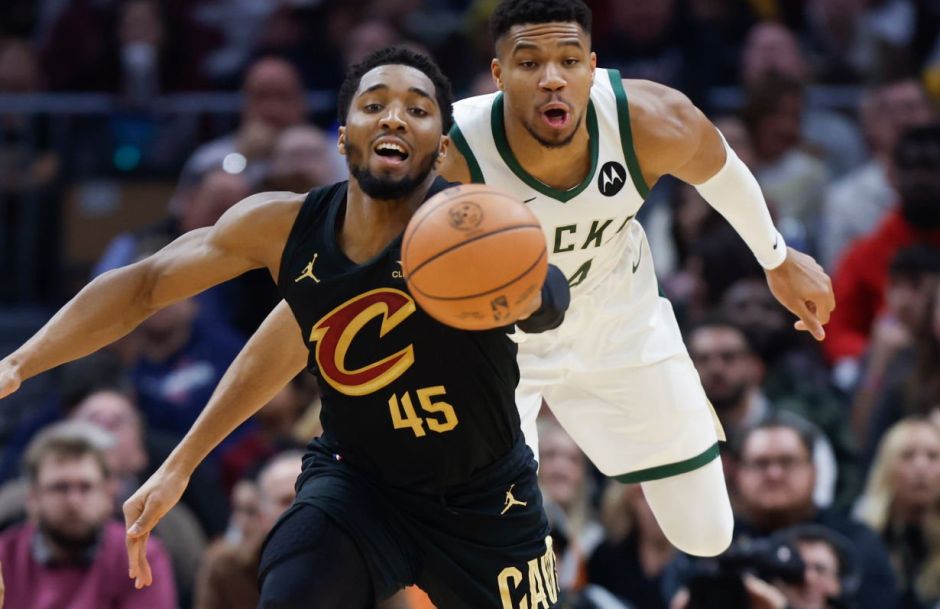 开云体育官网-骑士队大胜猛龙队，稳居东部第三