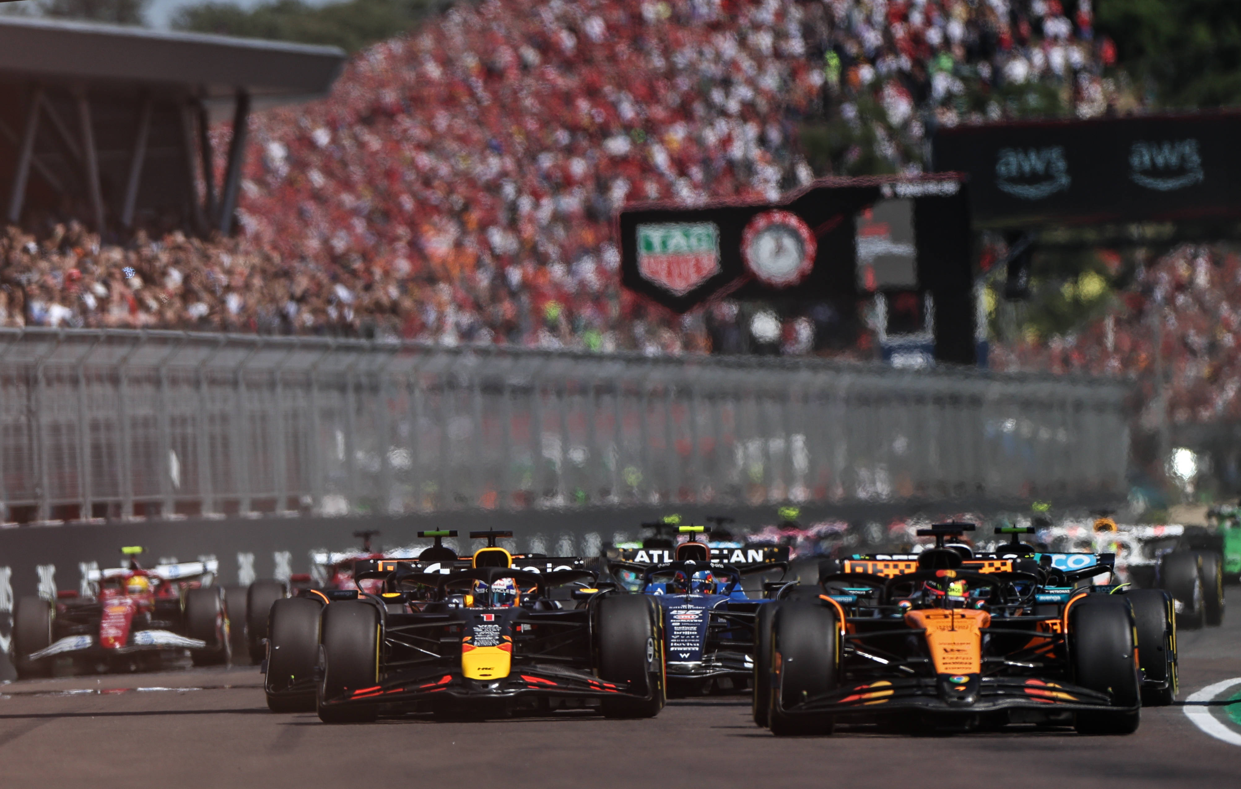 开云体育中国-关于红牛二队鏖战哈斯车队，诺里斯带队取胜的信息